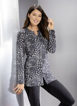 Shirtbluse mit kurzem V-Schlitz 