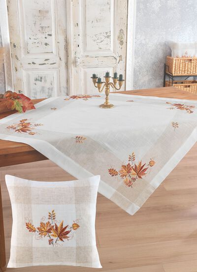 Hübsch bestickte Tisch- und Raumdekoration 