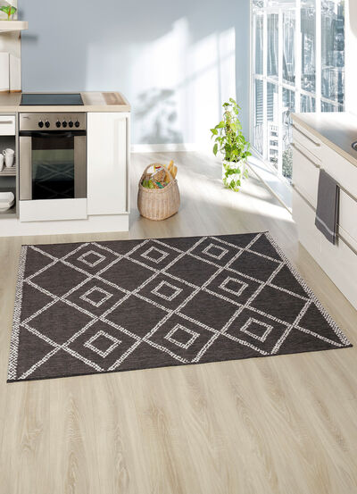 Brücken und Teppiche im natürlichen Sisal-Look 