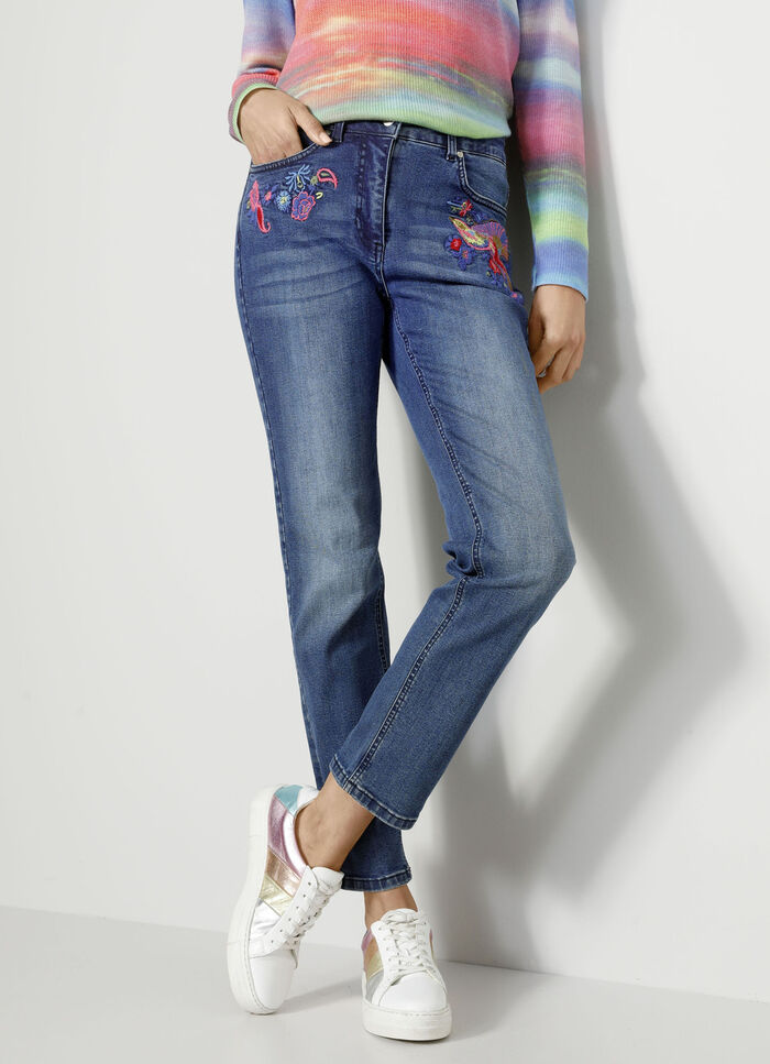 Jeans mit floraler Stickerei 