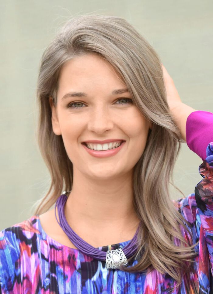 Halskette mit mehrreihigem Textilband 