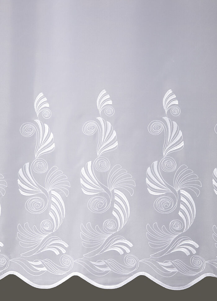 Luftiger Kleinfenster-Store mit Stangendurchzug 