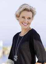 Schlangenkette mit blütenförmigem Anhänger 