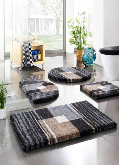 Badgarnitur mit rutschhemmender Rückseite 