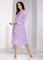 Nachthemd, wadenlang und gebogten Abschl&uuml;ssen  FLIEDER