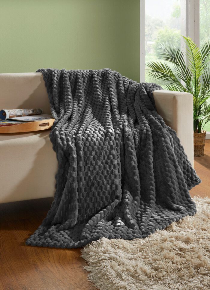 Besonders weiche und anschmiegsame Wohndecke von G&ouml;zze 