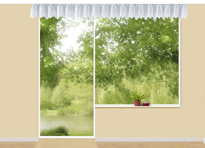 Querbehang mit leicht gebogtem Abschluss 