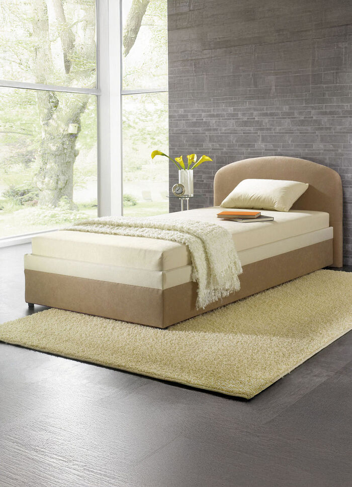 Polsterbett mit ger&auml;umigen Bettkasten CREME