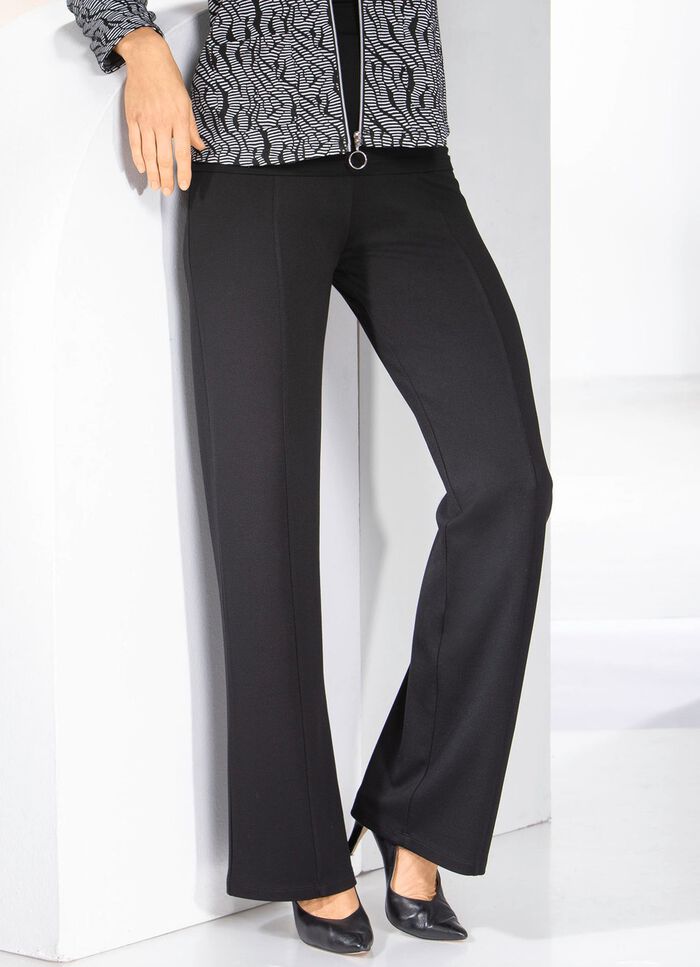 Hose in modischer Weite 