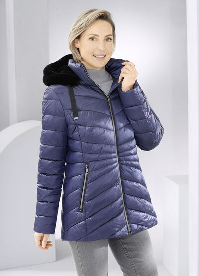 Jacke aus recycelten Fasern 