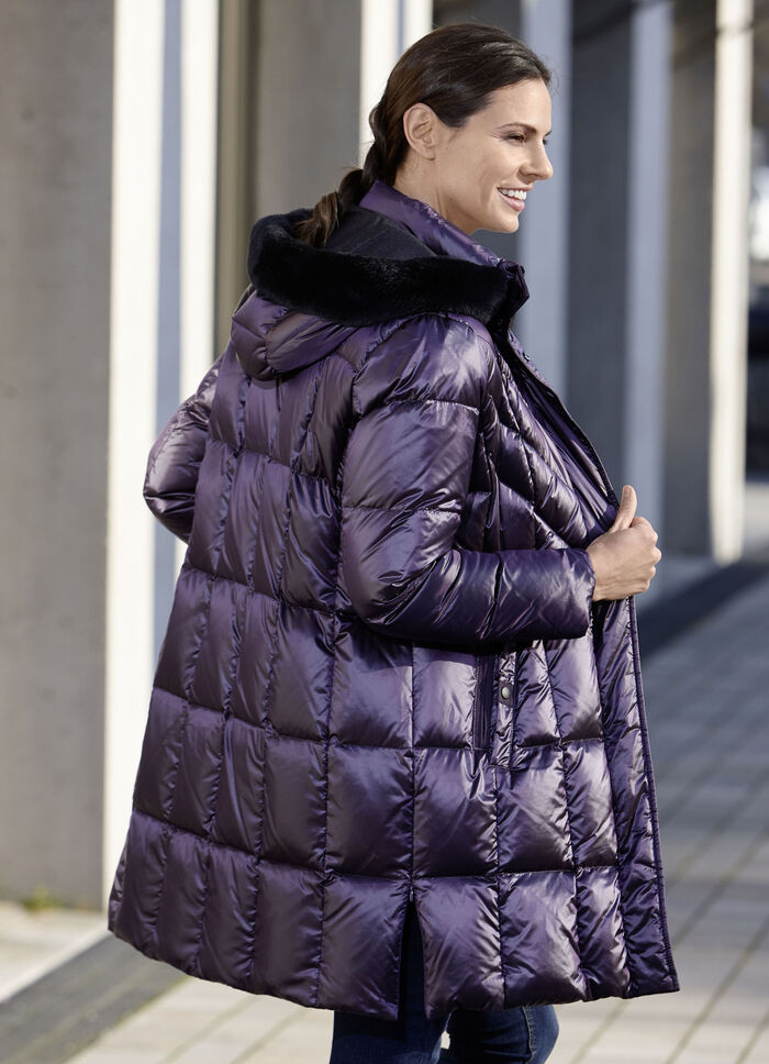 Daunen-Kurzmantel auch in Schwarz 