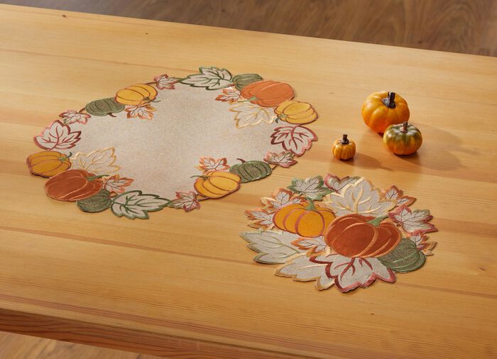 Tisch- und Raumdekoration mit Glanzgarn ECRU