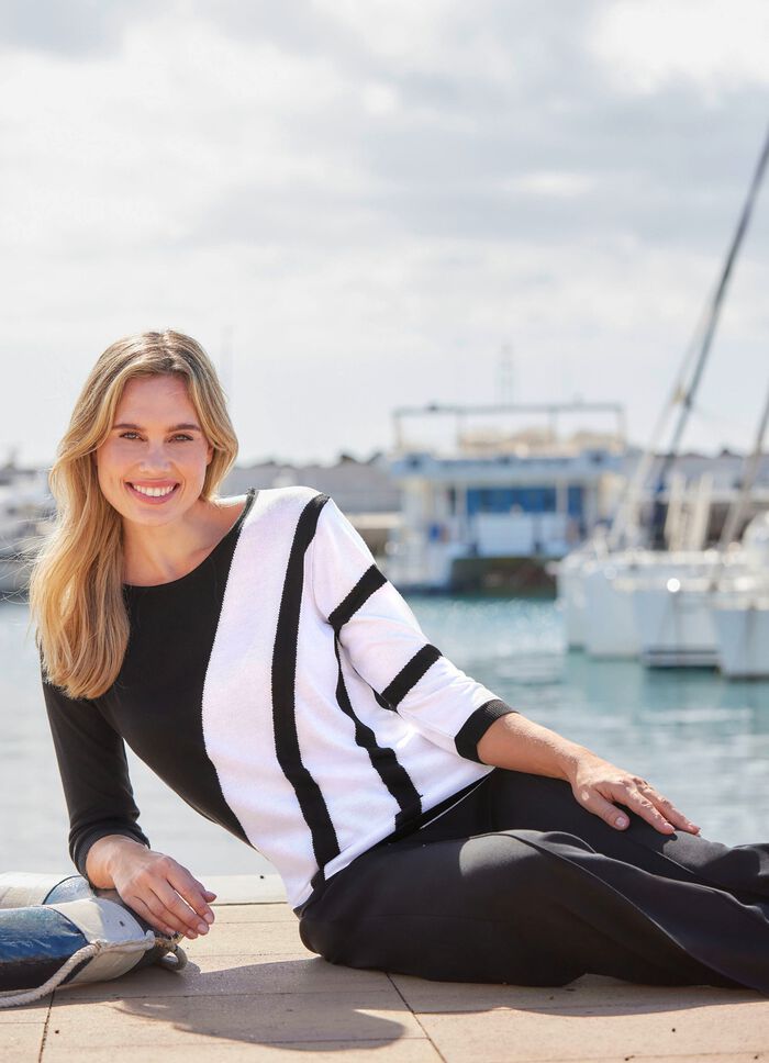 Pullover in grafischem Dessin 