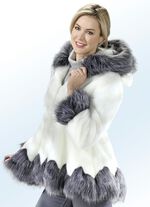 Jacke mit langflorigen Kunstpelz-Bes&auml;tzen 