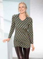 Interessantes Poloshirt mit V-Ausschnitt 