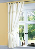 &Uuml;bergardine mit aufgesetzter H&auml;kelborte CREME