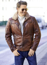 Lederkurzjacke mit Webpelzbesatz 